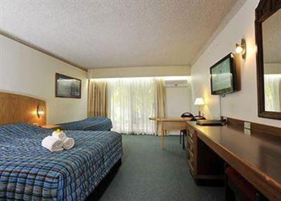 фото отеля Quality Inn The Willows
