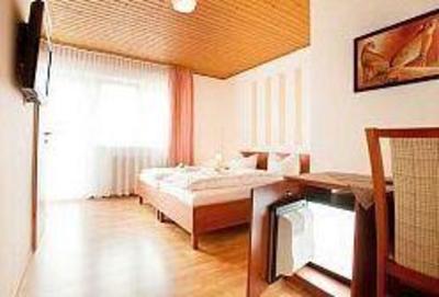 фото отеля Hotel Floesserstube
