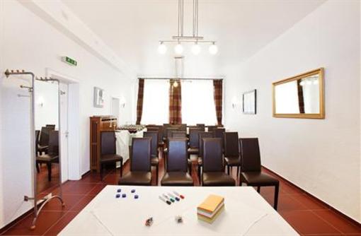 фото отеля Hotel Floesserstube