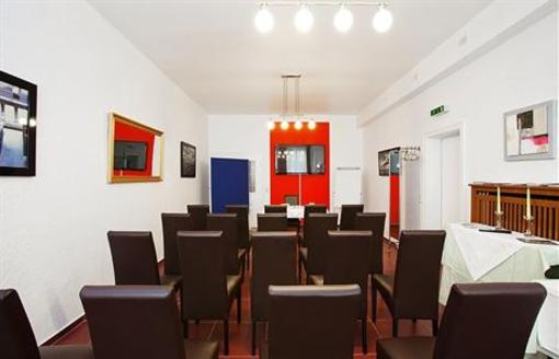 фото отеля Hotel Floesserstube