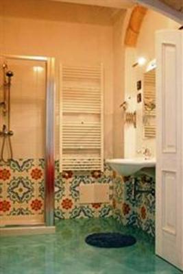 фото отеля Sacre Bleu Bed & Breakfast