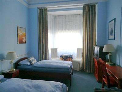 фото отеля Hotel Am Roonplatz Bonn