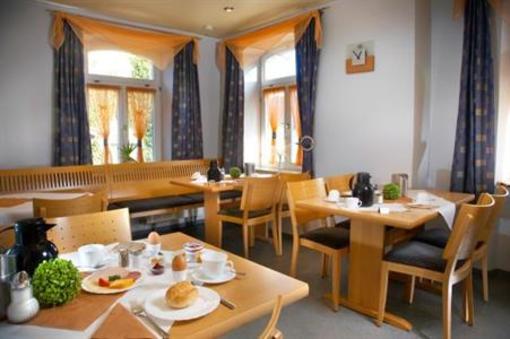 фото отеля Gasthof Zum Goldenen Lamm Treuchtlingen