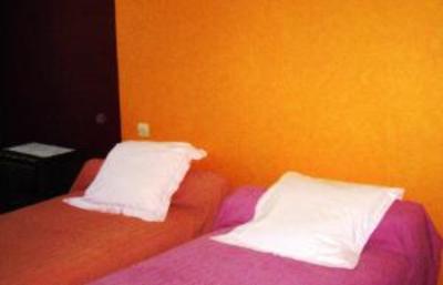 фото отеля Hostellerie Du Parc Montredon-Labessonnie
