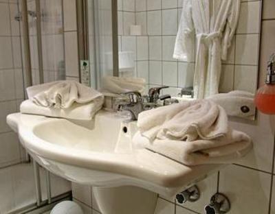 фото отеля Parkhotel Bernburg