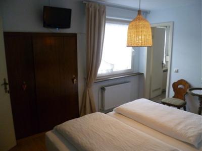 фото отеля Weinhaus Moselschanke Guest House Kobern-Gondorf