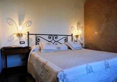 фото отеля Villa Eugenia Cairo Montenotte