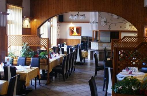 фото отеля Tinodi Hotel es Etterem