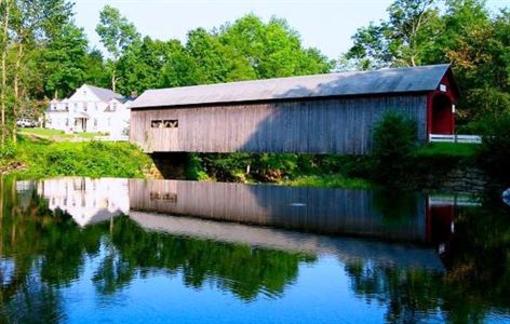 фото отеля Green River Bridge House