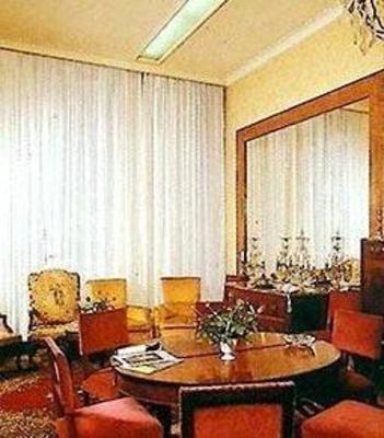 фото отеля Touring Hotel Grenoble