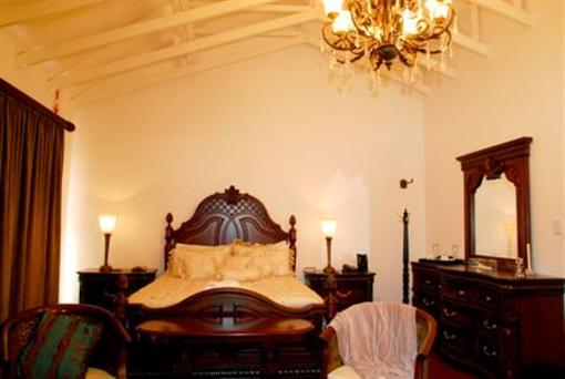 фото отеля Aristo Manor