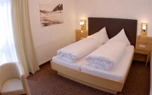 фото отеля Hotel Garni Mirabell Ischgl