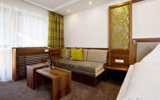 фото отеля Hotel Garni Mirabell Ischgl