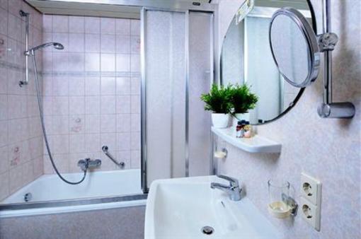 фото отеля Hotel Pflug Ottenhofen im Schwarzwald