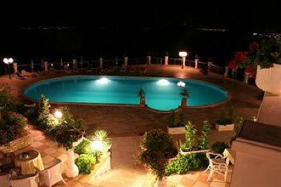 фото отеля Weinbergschlosshotel Villa Antonio Orebic