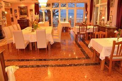 фото отеля Weinbergschlosshotel Villa Antonio Orebic