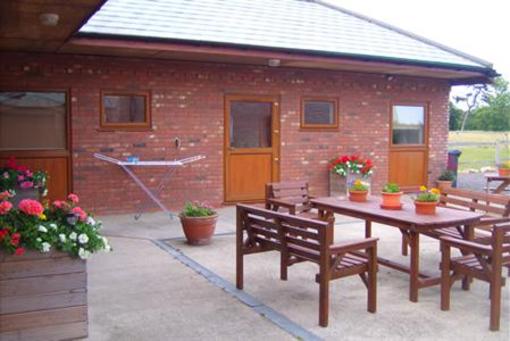 фото отеля Cedar Park Cottages Grimsby