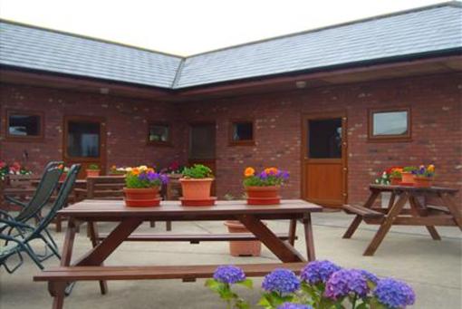 фото отеля Cedar Park Cottages Grimsby