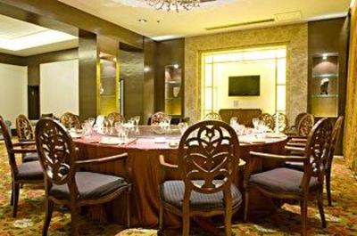 фото отеля Inzone Garland Hotel