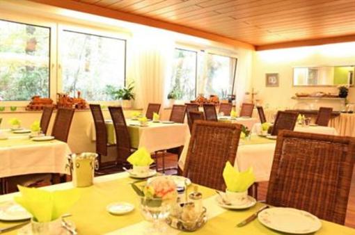 фото отеля Hotel Am Springhorstsee