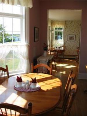 фото отеля Louisbourg Harbour Inn