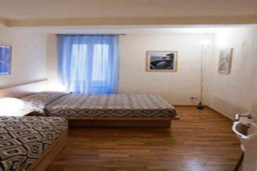 фото отеля Guest House Barbara Town House Suite