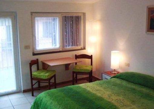 фото отеля Guest House Barbara Town House Suite