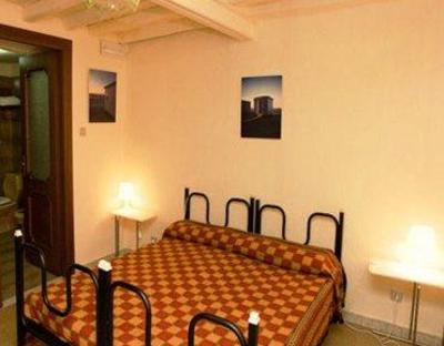 фото отеля Guest House Barbara Town House Suite