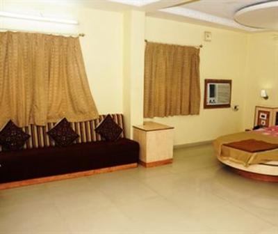 фото отеля Hotel Neelkanth Inn Ahmedabad