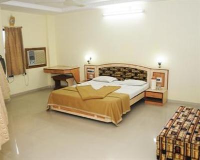 фото отеля Hotel Neelkanth Inn Ahmedabad
