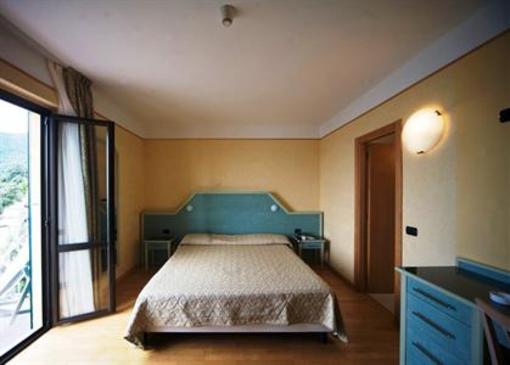 фото отеля Hotel Mondial Moneglia