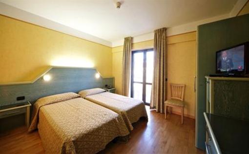 фото отеля Hotel Mondial Moneglia