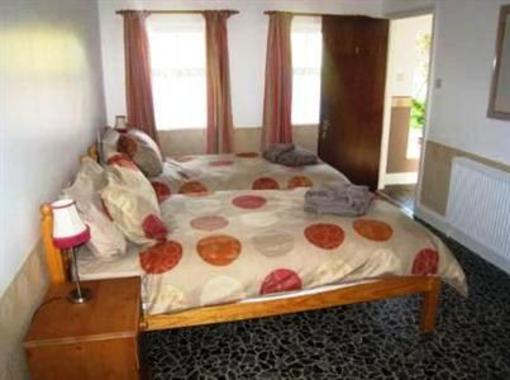 фото отеля Woodlands Guest House Box Corsham