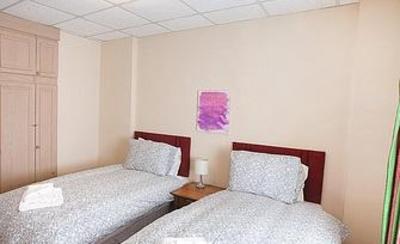 фото отеля Queens Promenade Hotel