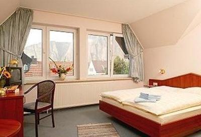 фото отеля Hotel BurgBlick Bad Münster am Stein-Ebernburg