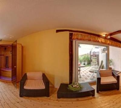 фото отеля Hotel BurgBlick Bad Münster am Stein-Ebernburg