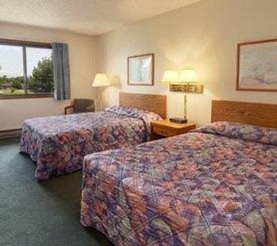 фото отеля Super 8 Motel Airport Oshkosh