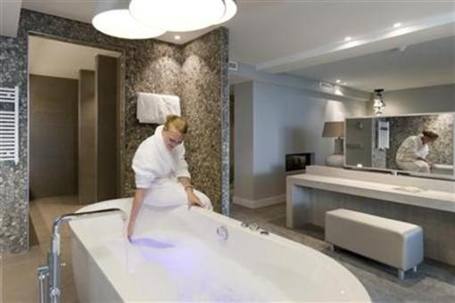 фото отеля Van der Valk Hotel Dordrecht