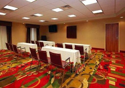 фото отеля Comfort Suites Stockbridge