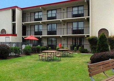фото отеля Econo Lodge & Suites Resort Rehoboth Beach