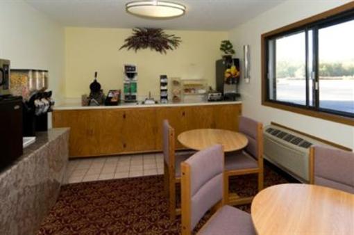 фото отеля Americas Best Value Inn Brainerd
