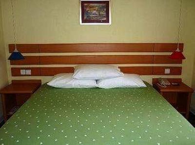 фото отеля Home Inn Jiading Leshan Middle Road