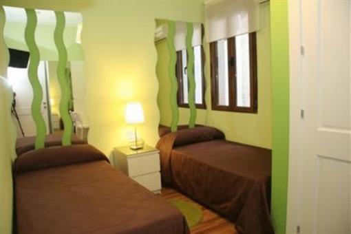 фото отеля Room Pride Hotel Madrid