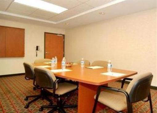 фото отеля Sleep Inn & Suites Bensalem