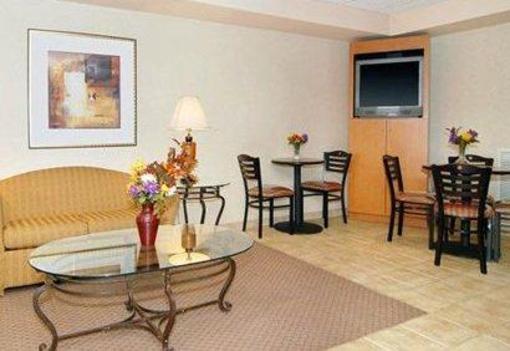 фото отеля Sleep Inn & Suites Bensalem