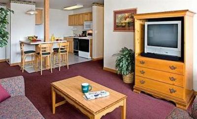 фото отеля Gray Wolf Inn and Suites