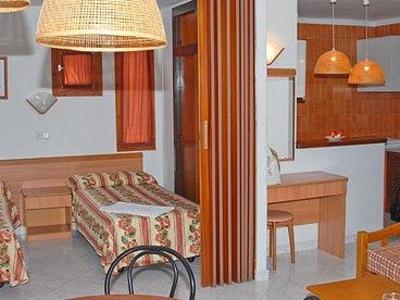 фото отеля Apartamentos Del Rey Ibiza