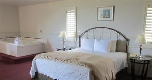 фото отеля Cambria Landing Inn and Suites