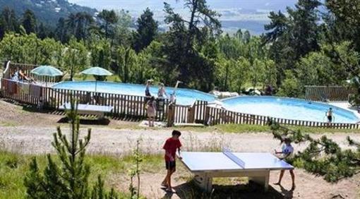 фото отеля Huttopia Font Romeu
