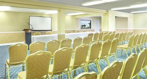 фото отеля Oceanfront Litchfield Inn